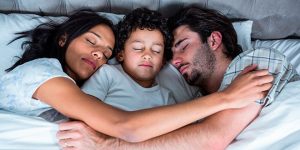 תנו לישון בשקט. להורים אין כוח. צילום: shutterstock